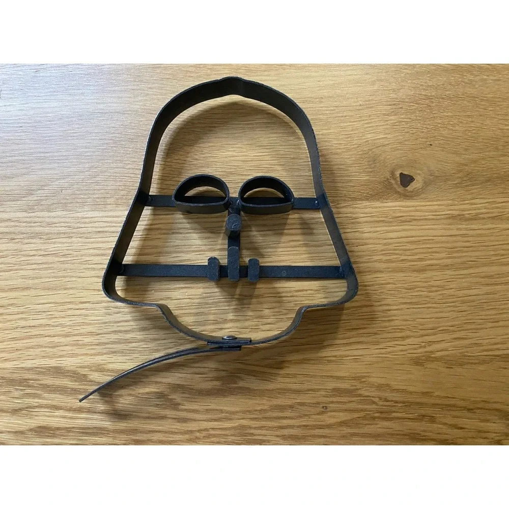 Williams Sonoma STAR WARS & Hearts Heavy Metal Pancake Molds Star Wars Day May 4